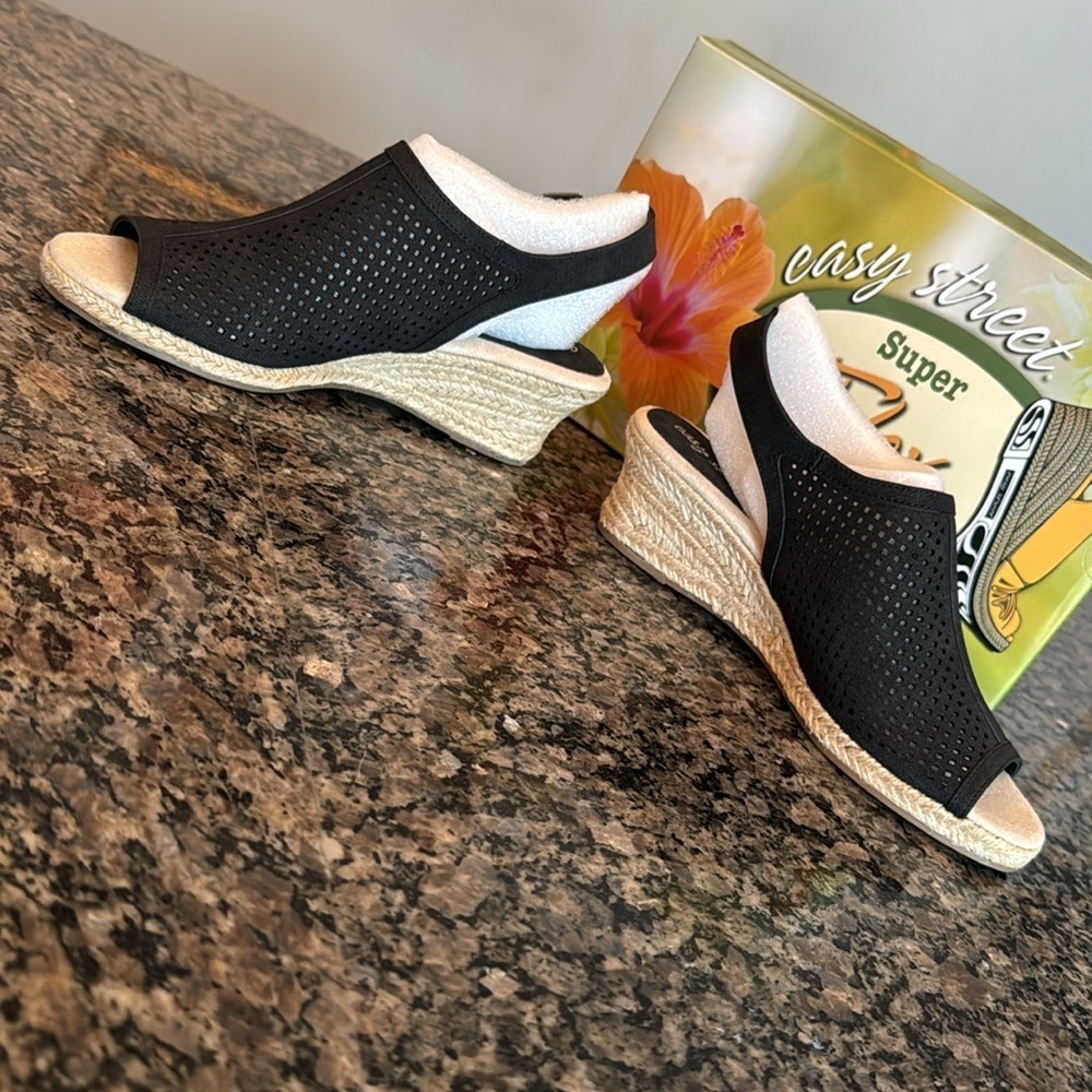 Easy street black Linen Stacy wedge espadrilles sandals 8 NIB - Picture 4 of 9